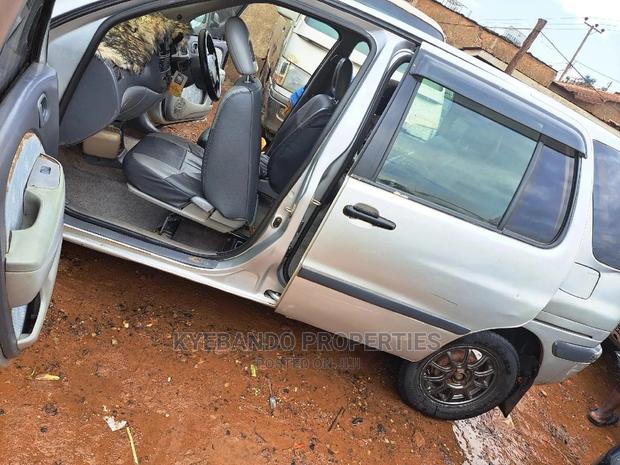 Toyota Raum 1.5 FWD 1999 Silver