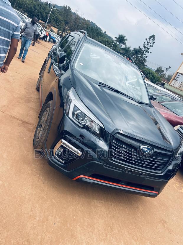 Subaru Forester Premium AWD 2019 Black