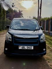 Toyota Noah 2.0 143hp FWD (8 Seater) 2009 Black for sale