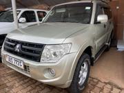 Mitsubishi Pajero 3.0 2012 Gold for sale