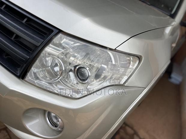 Mitsubishi Pajero 3.0 2012 Gold