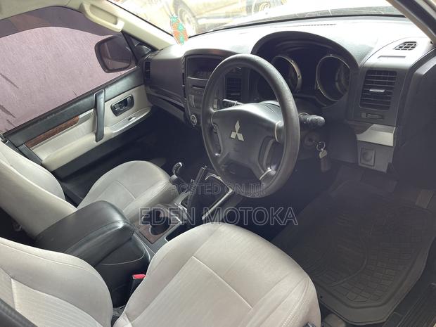 Mitsubishi Pajero 3.0 2012 Gold