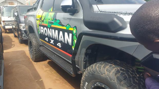 Mitsubishi Triton 2019 Silver