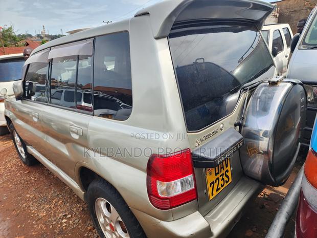 Mitsubishi Pajero IO 2000 Gold