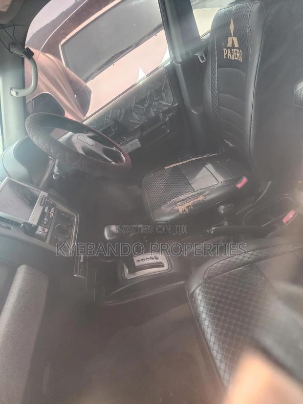 Mitsubishi Pajero IO 2000 Gold