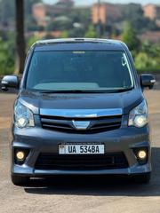 Toyota Noah 2.0 143hp AWD (7 Seater) 2013 Gray for sale