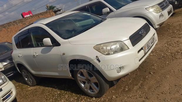 Toyota RAV4 2.0 4x4 2007 White