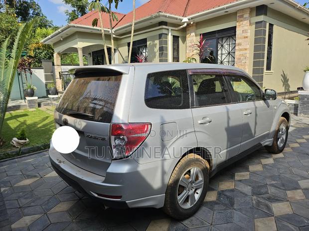 Subaru Forester 2.0D X 2010 Silver