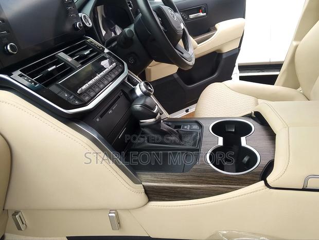 Toyota Land Cruiser Prado 2021 White