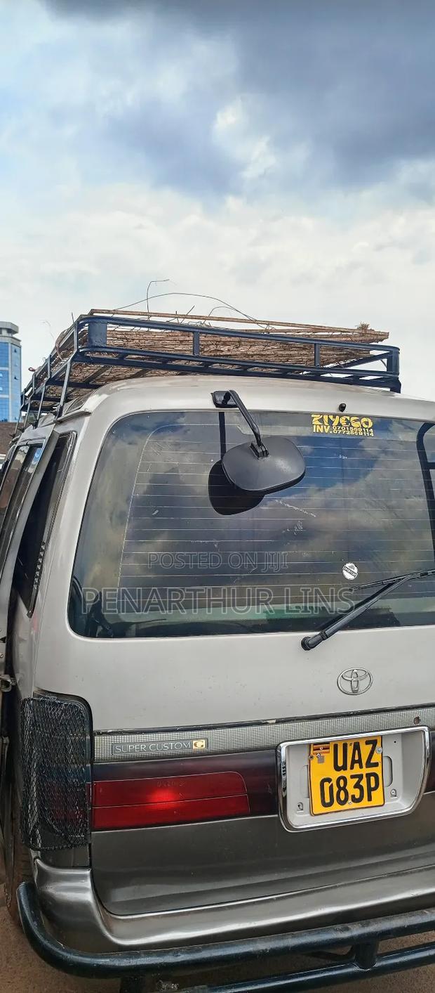 Toyota HiAce 220 2007 Silver