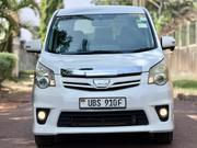 Toyota Noah 2.0 143hp AWD (8 Seater) 2010 Pearl for sale