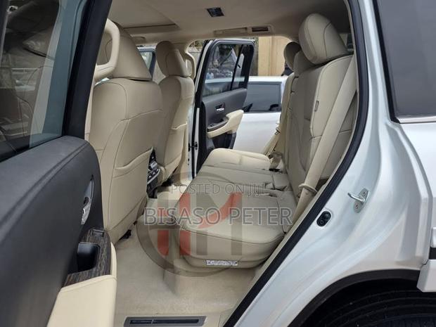 Toyota Land Cruiser 2024 White