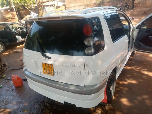 Toyota Raum 2002 White