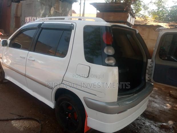 Toyota Raum 2002 White