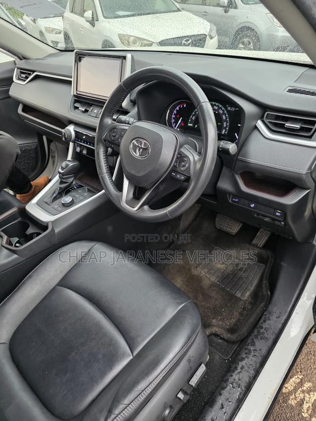 Toyota RAV4 2019 White
