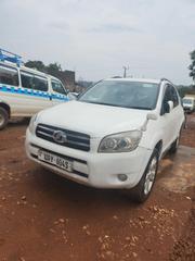 Toyota RAV4 2.4 2005 White for sale