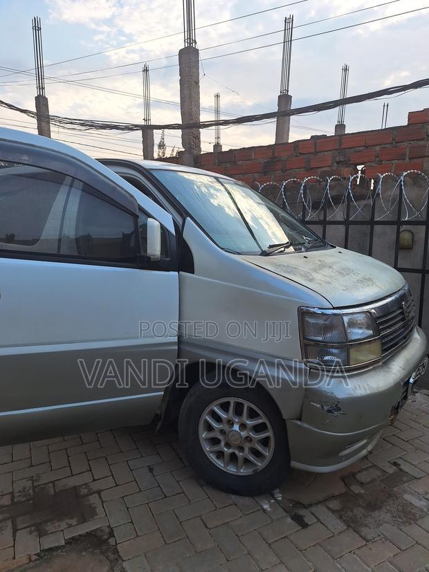 Nissan Elgrand 3.3 1997 Silver