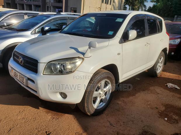 Toyota RAV4 2008 White