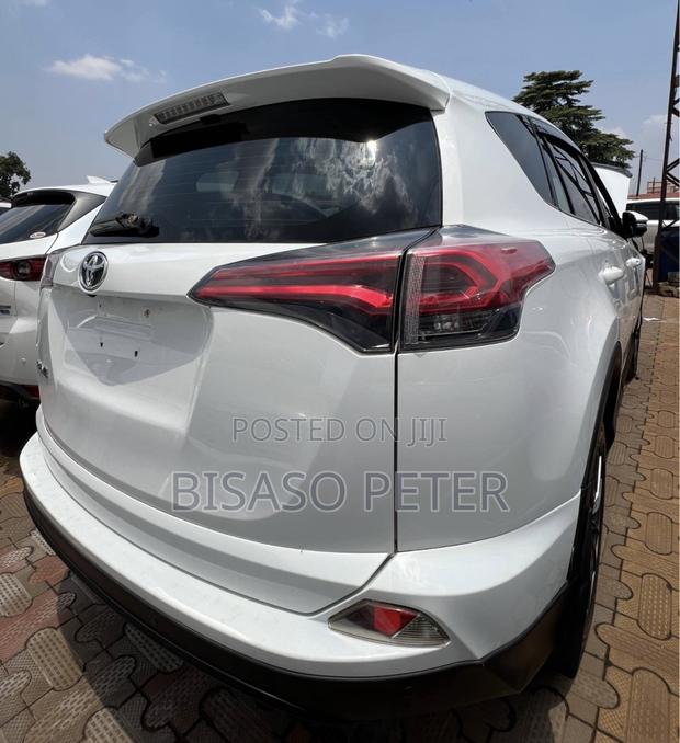 Toyota RAV4 2016 White