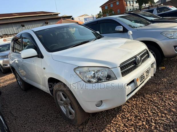 Toyota RAV4 2009 White