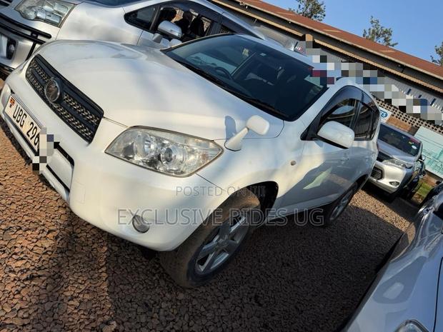 Toyota RAV4 2009 White