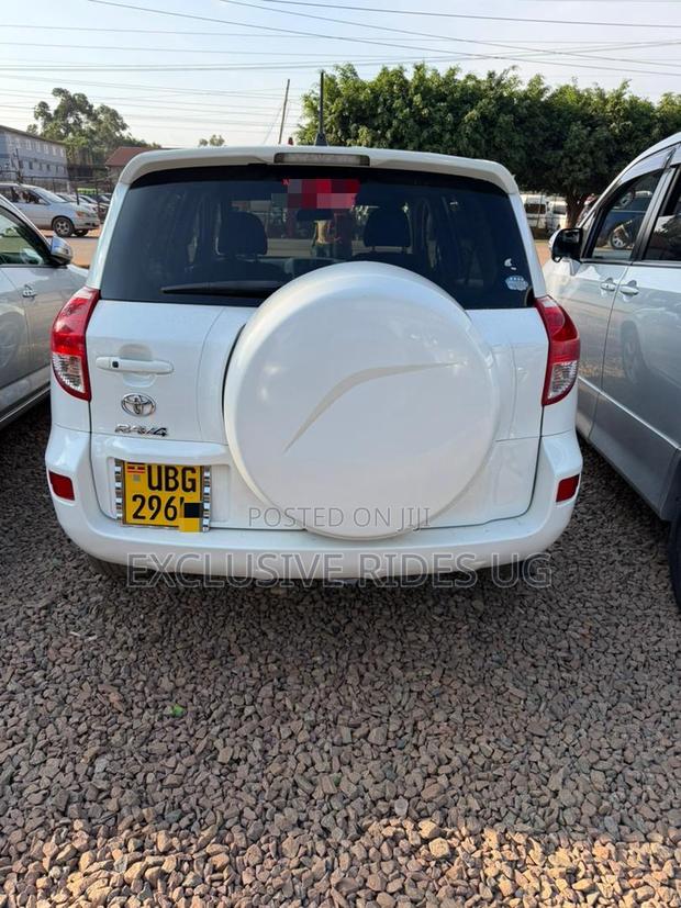 Toyota RAV4 2009 White