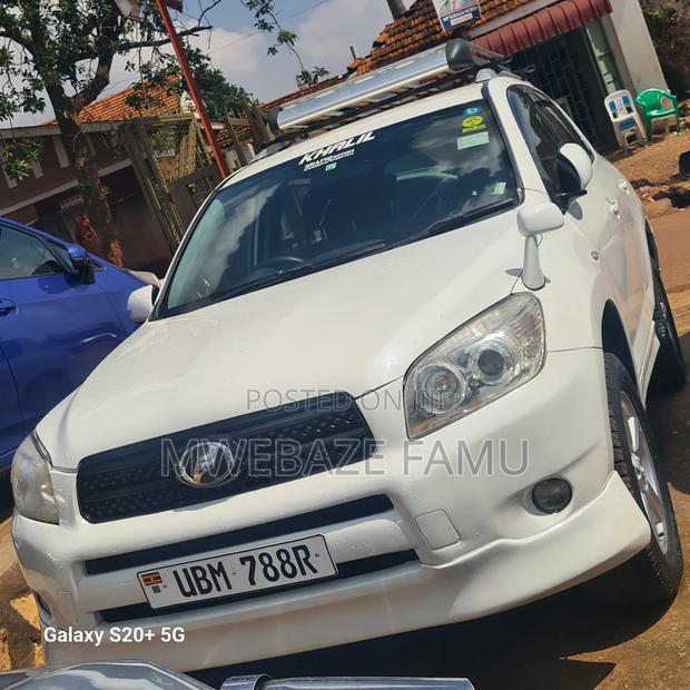 Toyota RAV4 2008 White