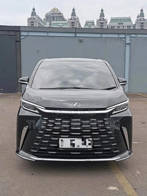 Lexus LM 2025 Black
