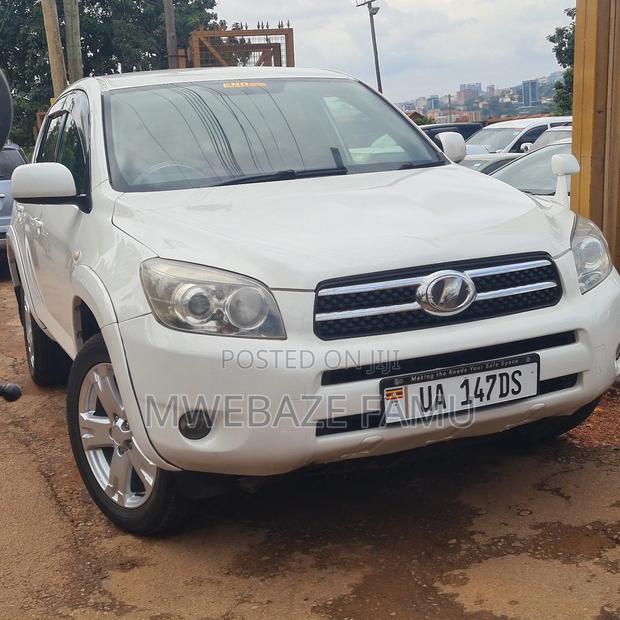 Toyota RAV4 2008 White