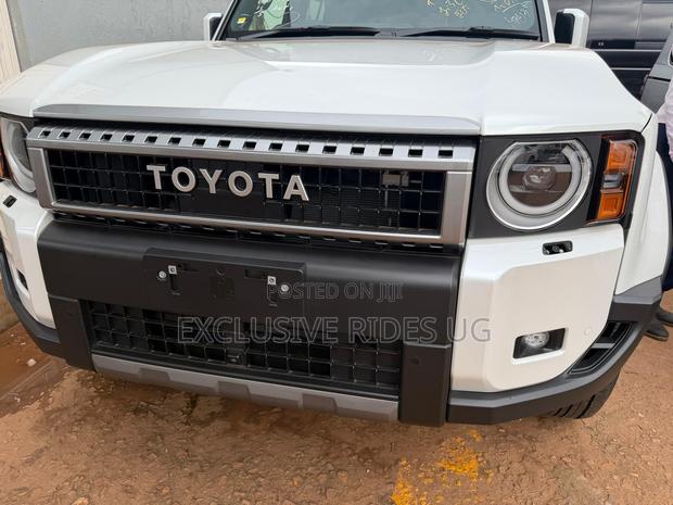 Toyota Land Cruiser Prado 2025 White