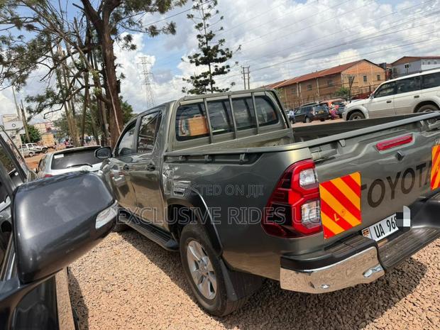 Toyota Hilux Revo Double Cab Deisel 2.8 RWD 2021 Gray