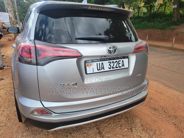 Toyota RAV4 2018 Silver