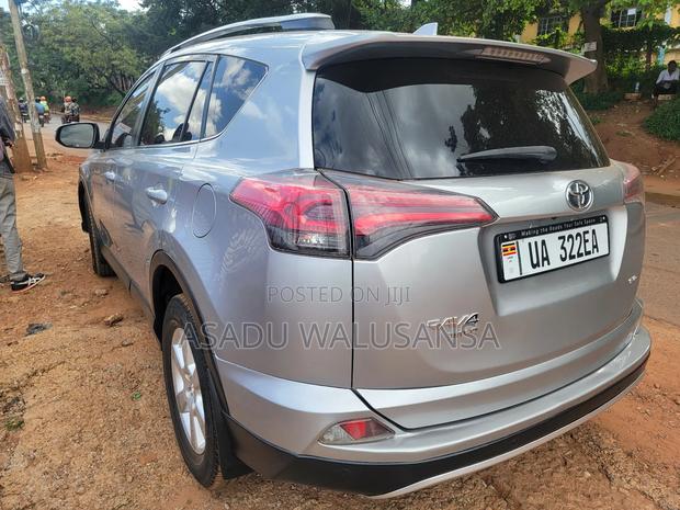 Toyota RAV4 2018 Silver