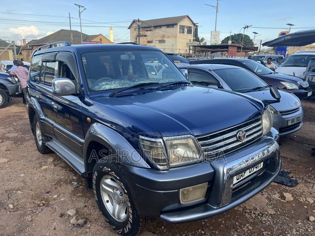 Toyota Land Cruiser Prado 2000 Blue