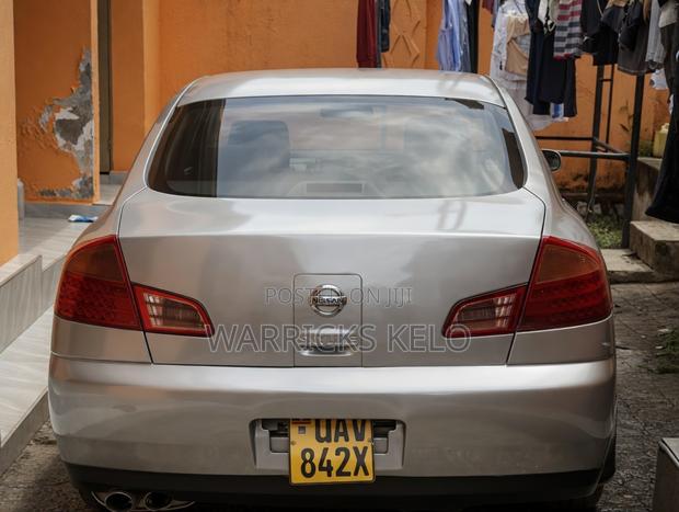 Nissan Skyline 2006 Silver