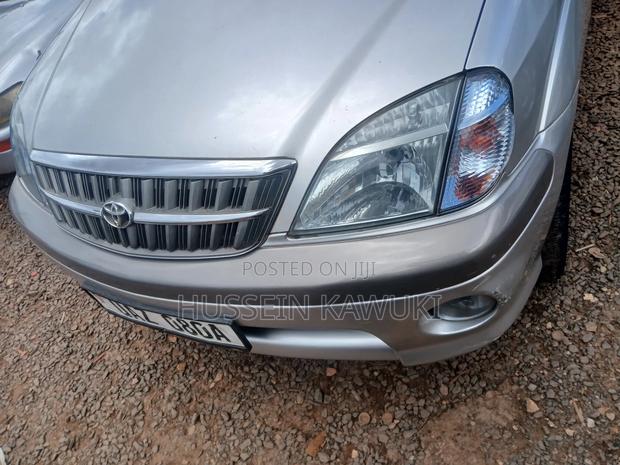 Toyota Nadia 2003 Silver