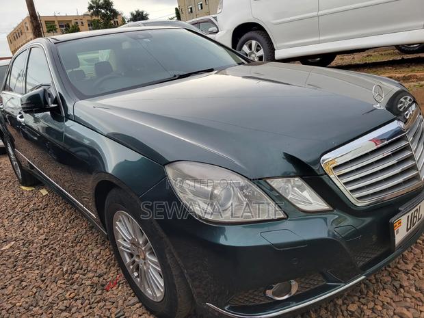 Mercedes-Benz E300 2011 Green