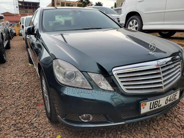 Mercedes-Benz E300 2011 Green