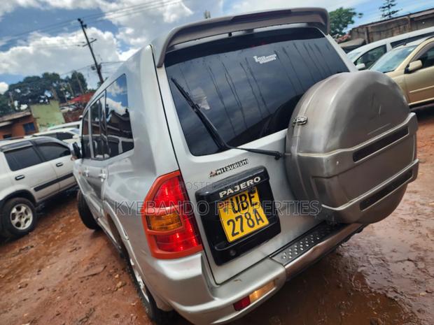 Mitsubishi Pajero Sport 2002 Silver