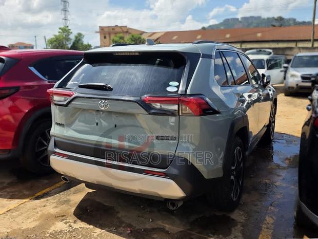 Toyota RAV4 Adventure AWD 2020 Green