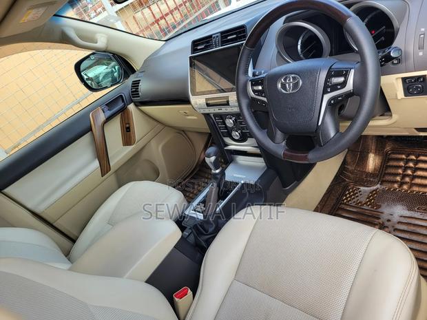 Toyota Land Cruiser Prado 2.8 2018 White