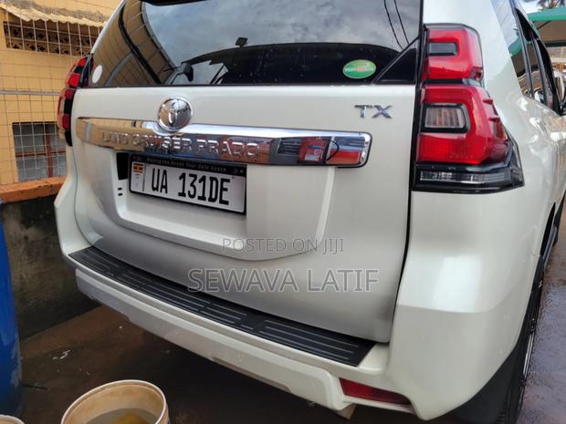 Toyota Land Cruiser Prado 2.8 2018 White