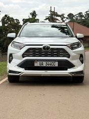 Toyota RAV4 XLE Premium FWD 2020 White for sale