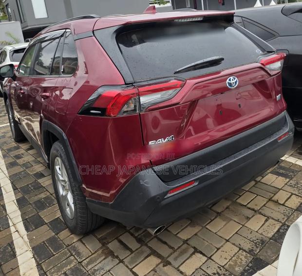 Toyota RAV4 2019 Red
