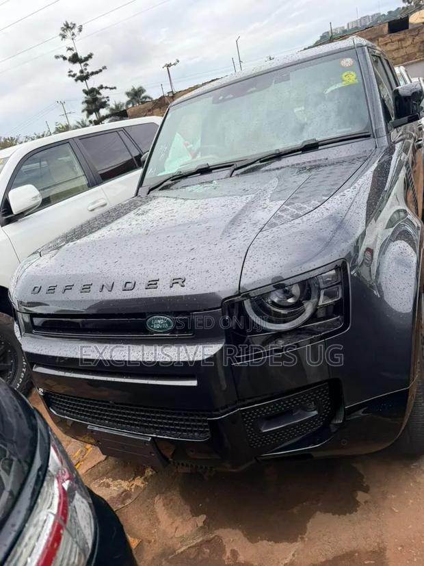Land Rover Defender 2024 Black