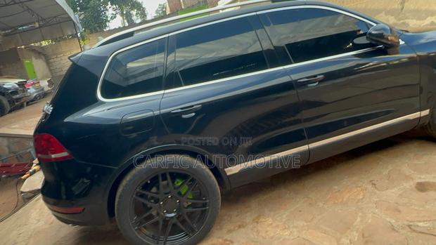 Volkswagen Touareg V6 Lux 4dr SUV AWD (3.6L 6cyl 8A) 2014 Black