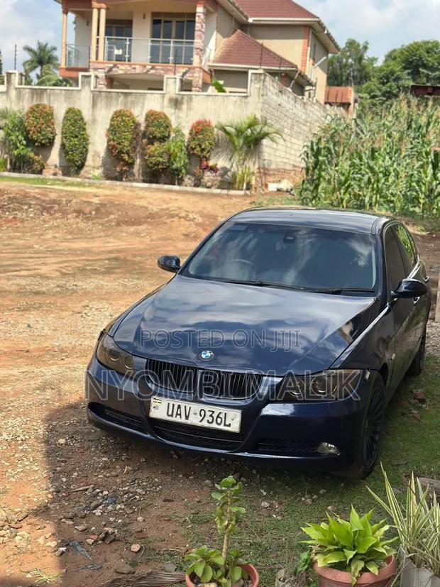 BMW 323i 2010 Blue