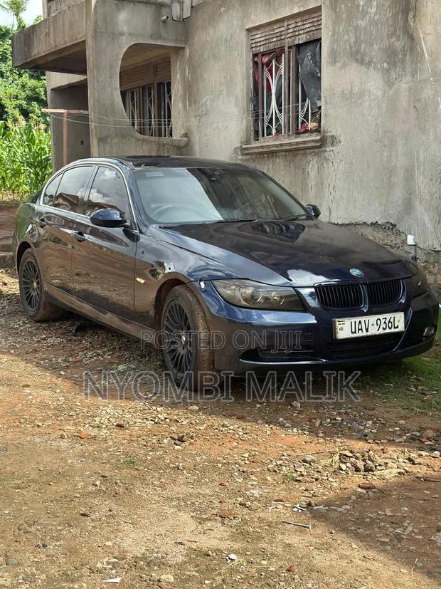 BMW 323i 2010 Blue