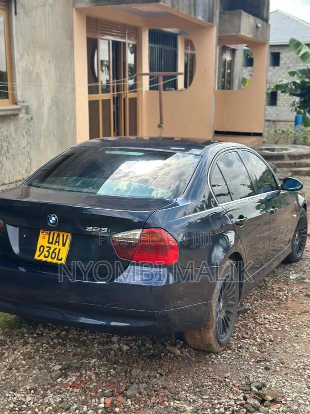 BMW 323i 2010 Blue