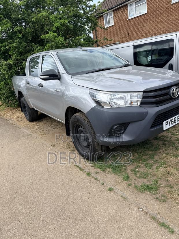 Toyota Hilux 2017 Silver